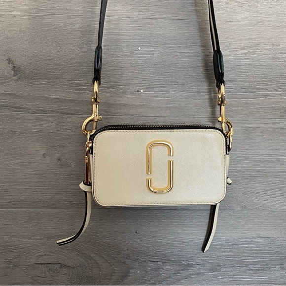 Marc Jacobs The Snapshot New Cloud/Gold Crossbody Bag - Picture 2 of 13